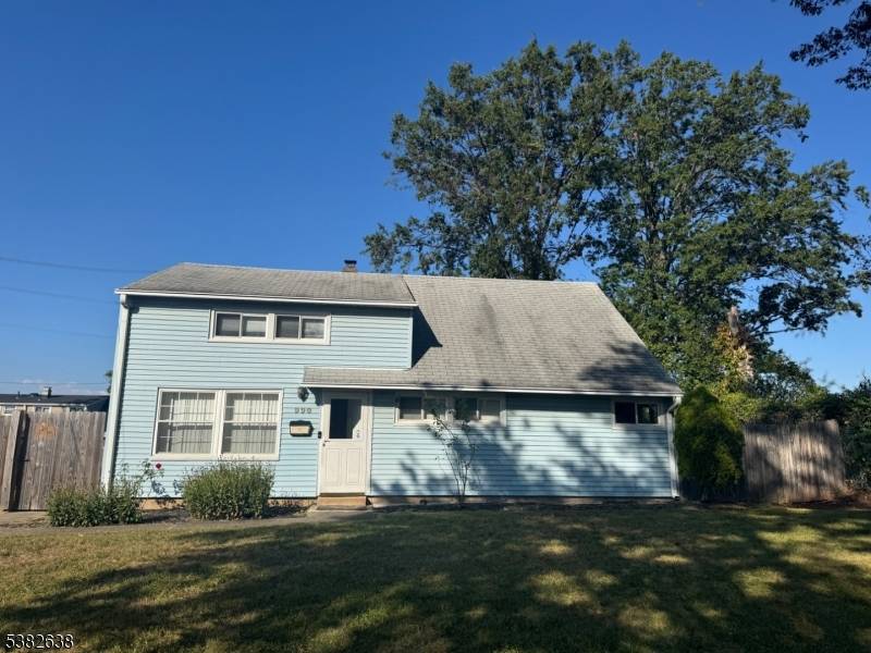 Welcome to 990 Rebecca Place in Iselin !