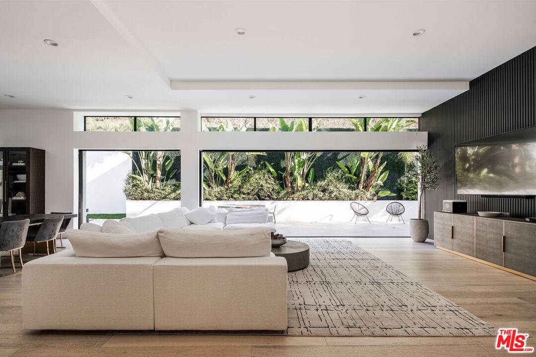2048 N Beverly Dr 4BR Beverly Hills Post Office | B.H.P.O. La