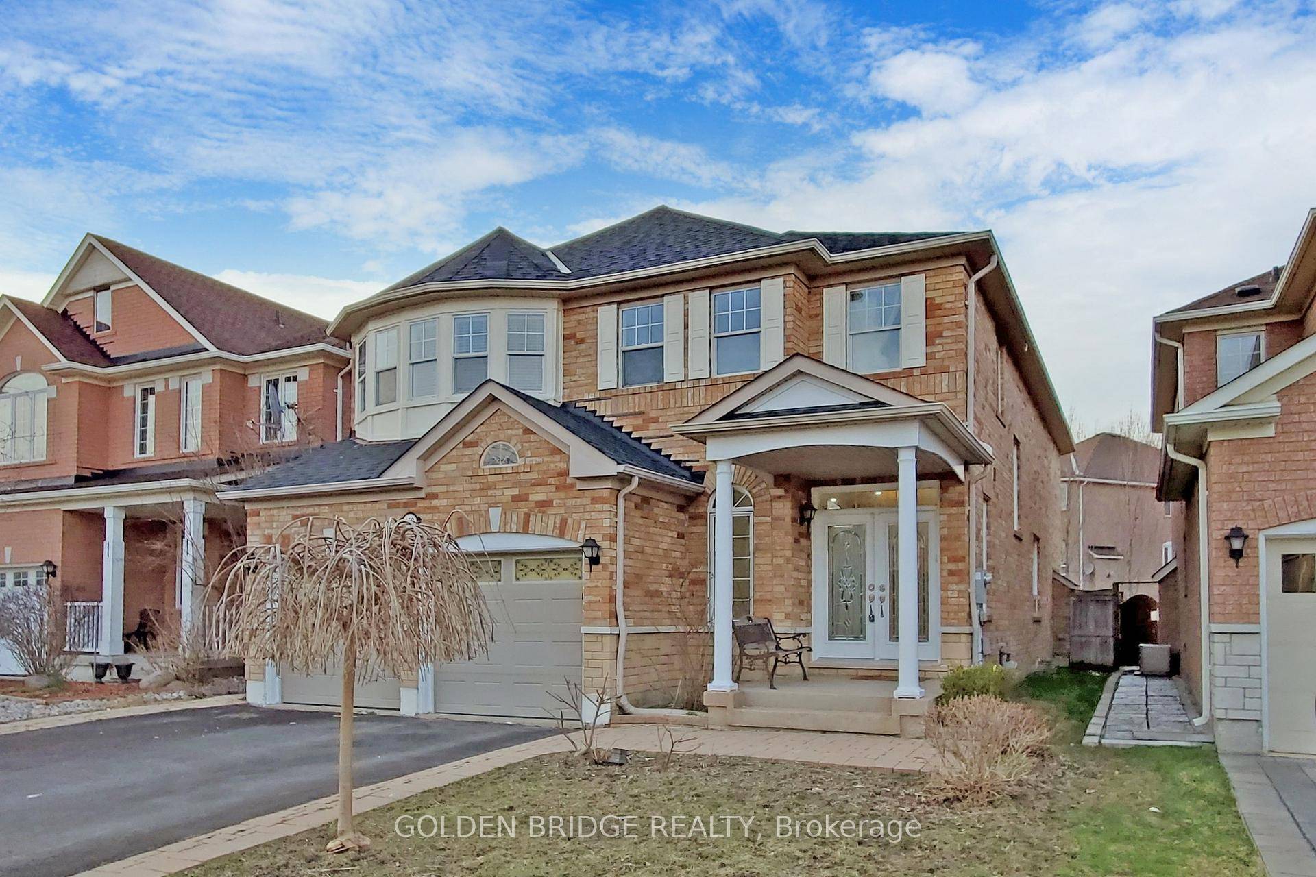 High demand location ! Immaculate 9'Ceiling On Main Flr 5 Bedrooms Finished basement with bedroom Detached House In Quite Neighbourhood !