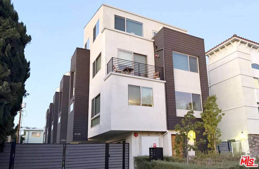 4737 Elmwood Ave 2.0 Hancock Park LA