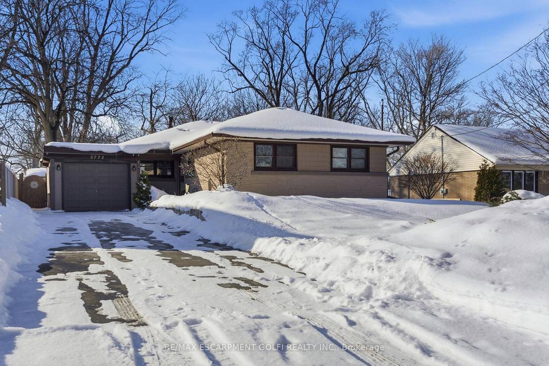 Fully furnished 3 1 bedroom, 2 bath home available for rent in Niagara Falls.