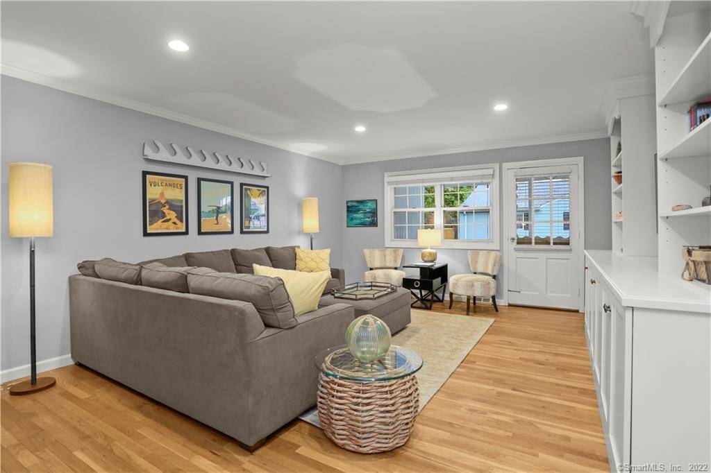 Prepare to be wowed by this stunning two bedroom, first floor corner unit condo in the desirable Mosswood complex located in Fairfield Center just steps away from the train station ...