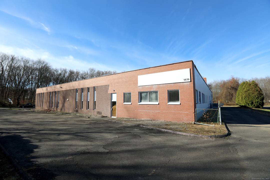 Prime commercial opportunity on Palisado Ave in Windsor, CT !