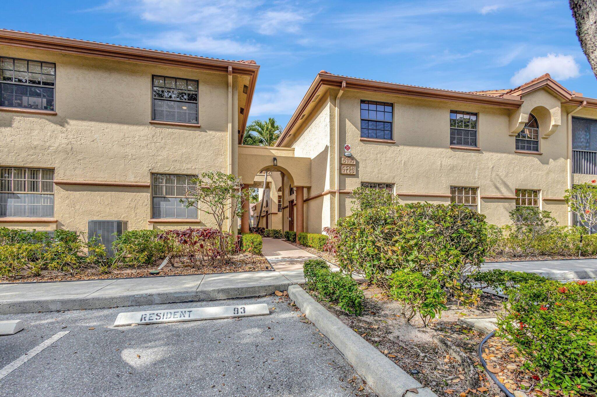3 Bedroom Condo with Private Elevator in Platina Gated Community, Boynton BeachLocated in the gated community of Platina, this 3 bedroom, 2 bath condo offers a thoughtful split bedroom layout, ...