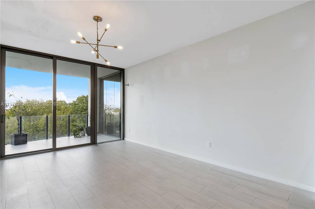 Beautiful 1 bedroom, 1. 5 bath residence on the 7th floor at Park Grove.