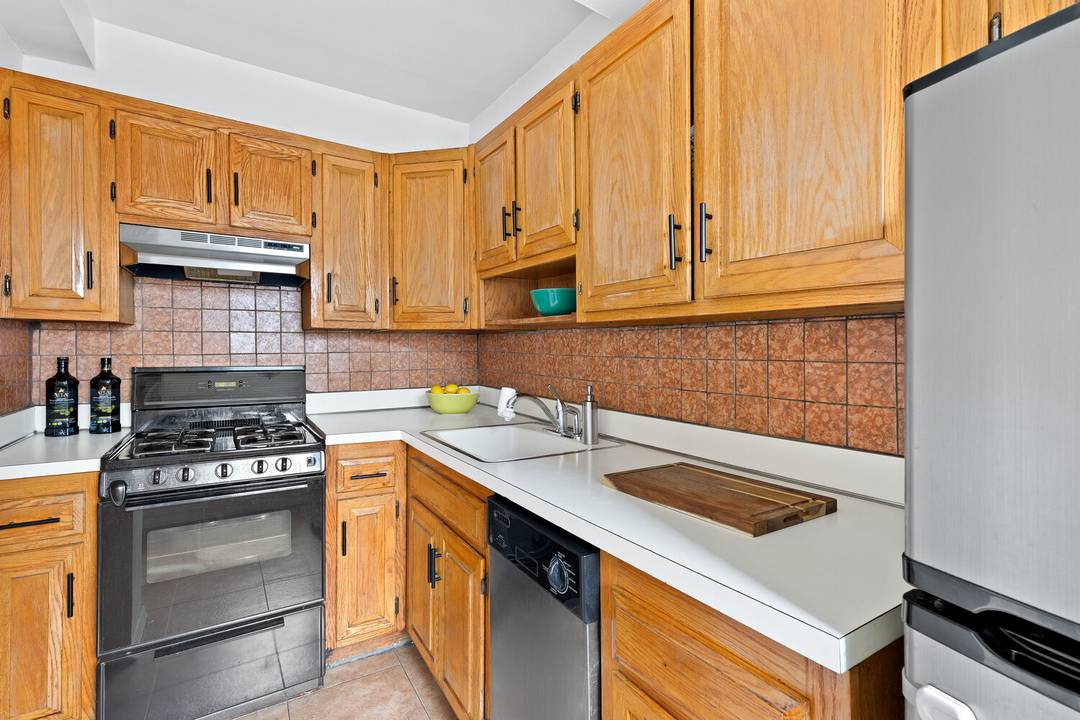 This spacious one bed one bath home with eastern exposure is ready for its next owner !