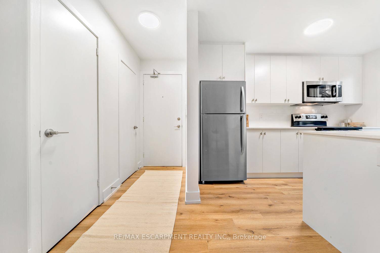 Newly Renovated 1 Bedroom Suites at 232 Elm Street, St.