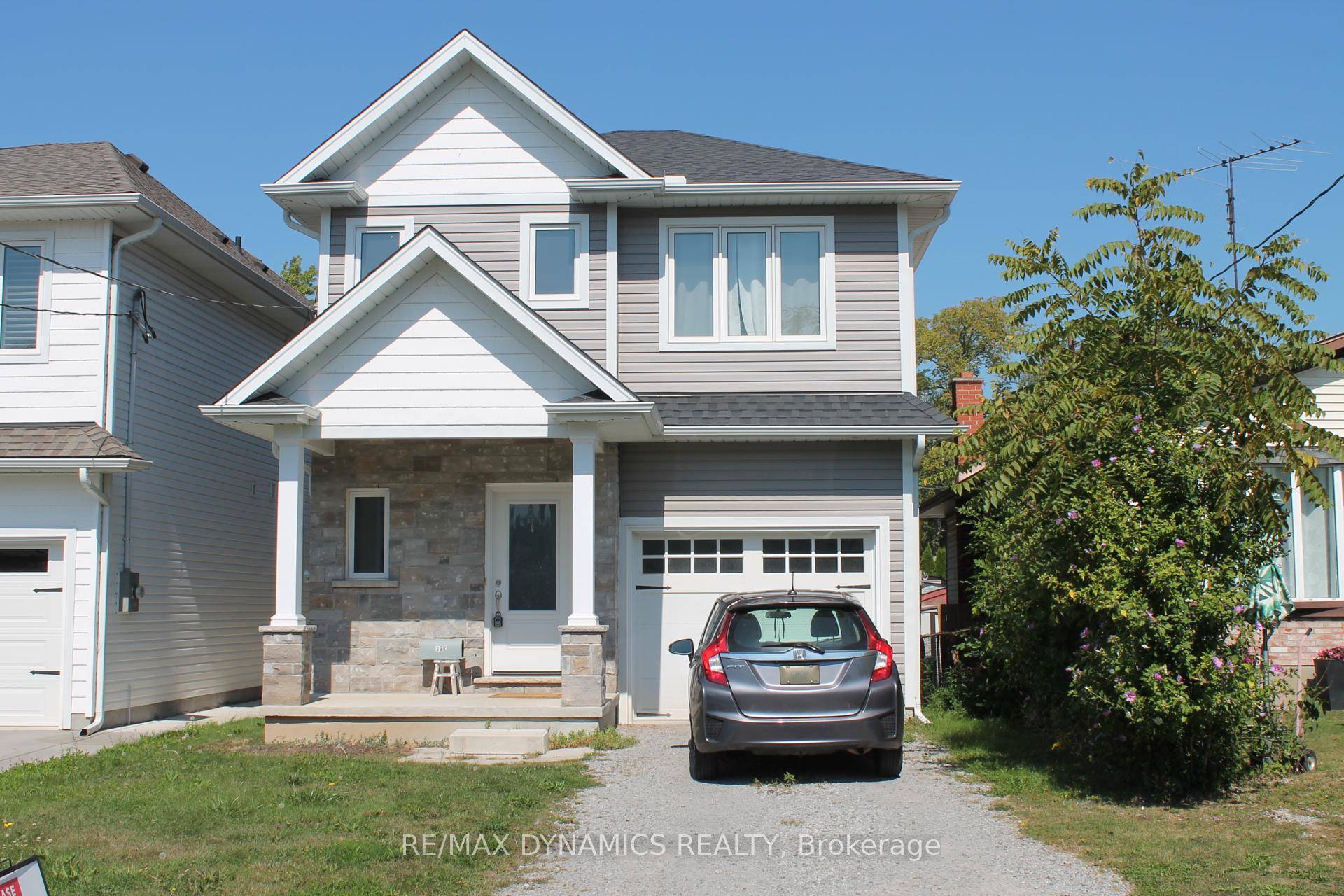 Welcome to this stunning newly built detached 2 storey home located in the desirable Port Weller neighbourhood.