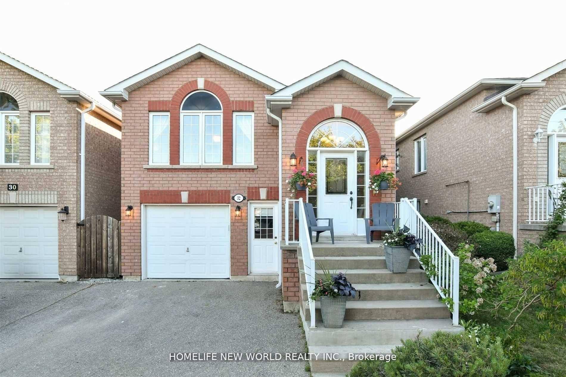 Experience modern comfort and style in this Beautifully Newly Renovated 2 Bedrooms, 1 Kitchen, 1 Bath Basement Apartment perfectly suited for singles, couples, or small families.
