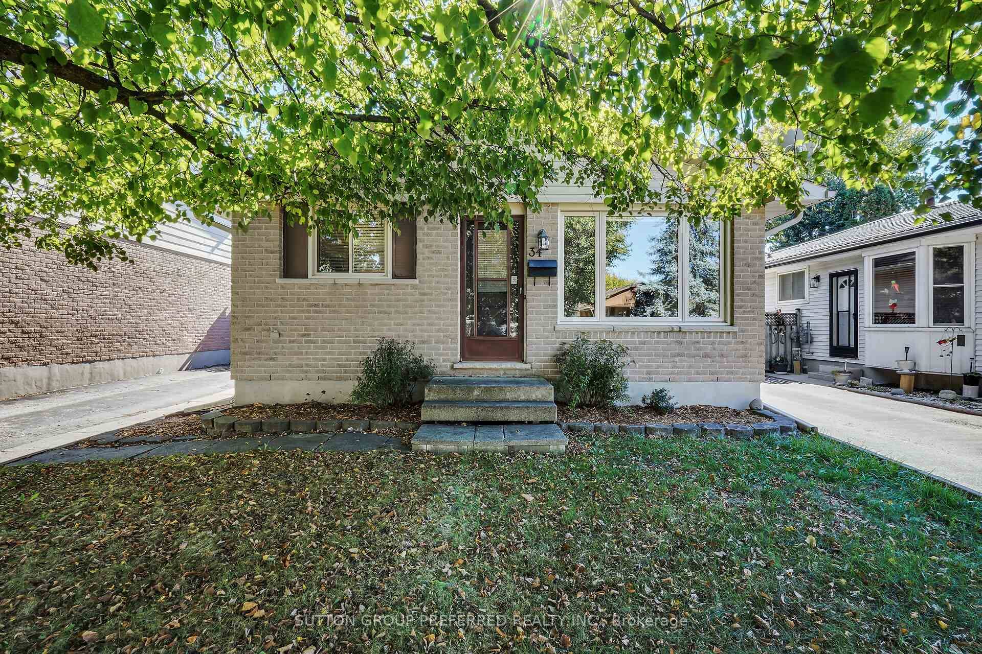 Welcome to this charming 3 bedroom, 1 bath bungalow nestled on a quiet court location in family friendly Ronleigh Village in East London.