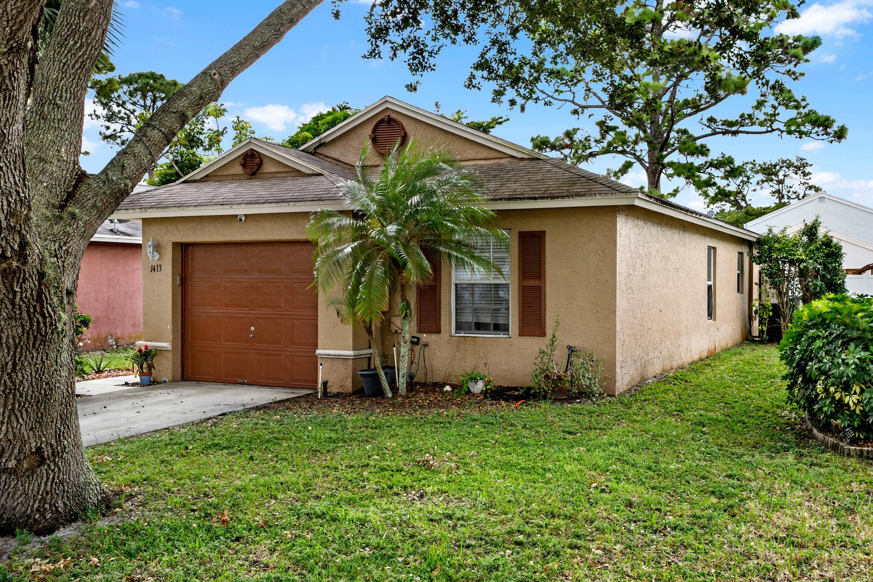 Concrete Block CBS, Built in 2003 this charming 3 bedroom, 2 bath home located in a gated community offering an abundance of amenities for an active lifestyle.