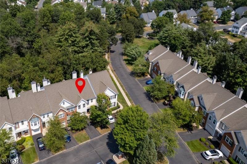Welcome to 4807 Patterson Street in sought after Glenbrooke at Bridgewater !