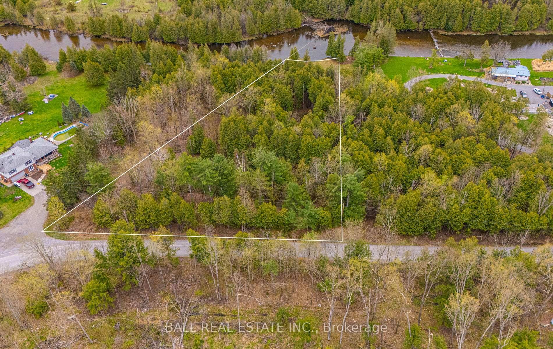 Opportunity to own an amazing vacant building lot on picturesque Indian River.