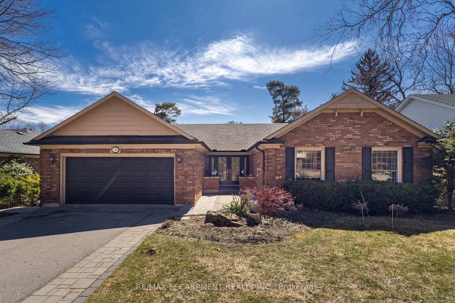 Fantastic sprawling bungalow boasting over 3, 500sq of finished living space in sought after Ancaster Heights neighborhood.