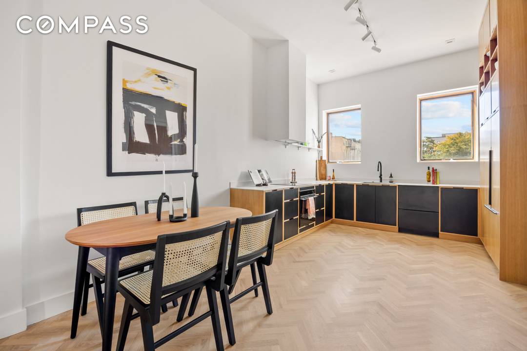 Welcome to 589 Hicks Street, Unit 1 !