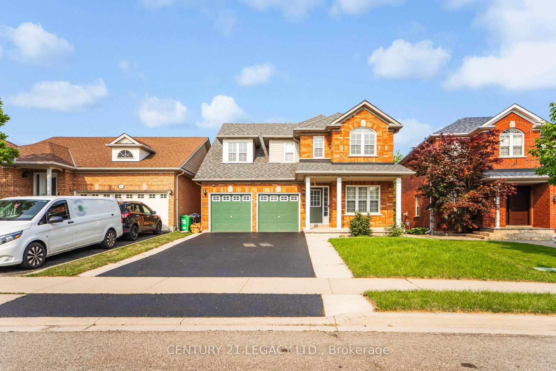 Absolutely gorgeous and ready to move in !