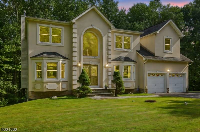 This custom built center hall colonial built in 2009 boasts 6 bedrooms, 4 full bathrooms, approximately 5000 sq ft.
