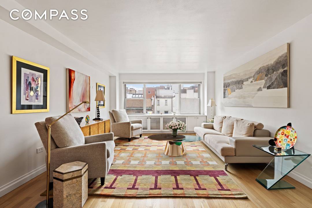 This immaculate, move in ready two bedroom residence on Madison Avenue perfectly combines elegance and comfort in the most sought after area of the Upper East Side, just a block ...