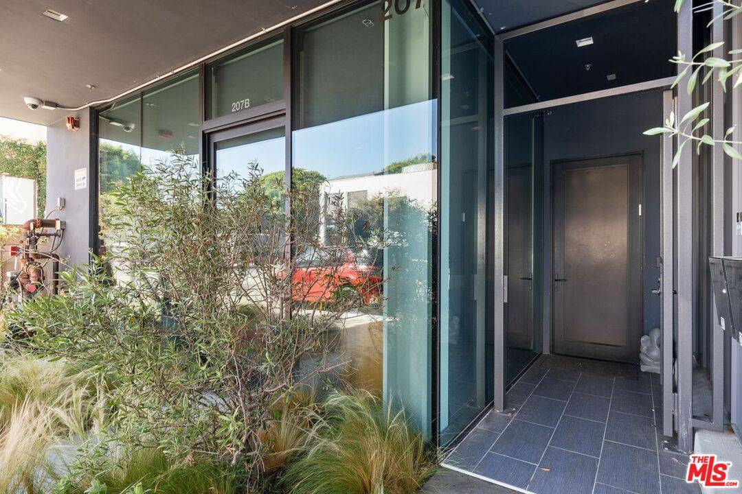 207 Hollister AVE 4BR Santa Monica La