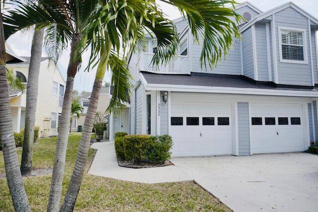 Very desirable 1st floor unit w 1 car garage.