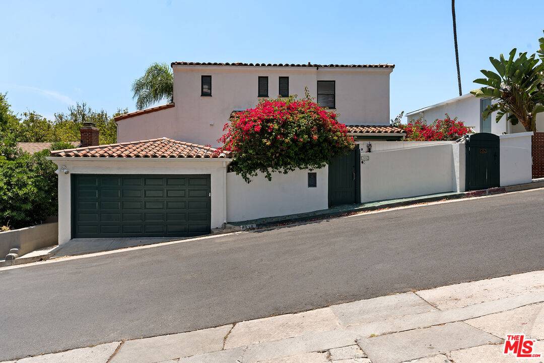 7918   Hillside Ave 4BR Hollywood Hills East La