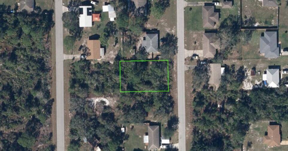 Three Buildable Lots Available Buy Individually or as a Bundle Lake Placid, FLIncredible opportunity to purchase three residential lots in the scenic and rapidly growing area of Lake Placid, Florida.