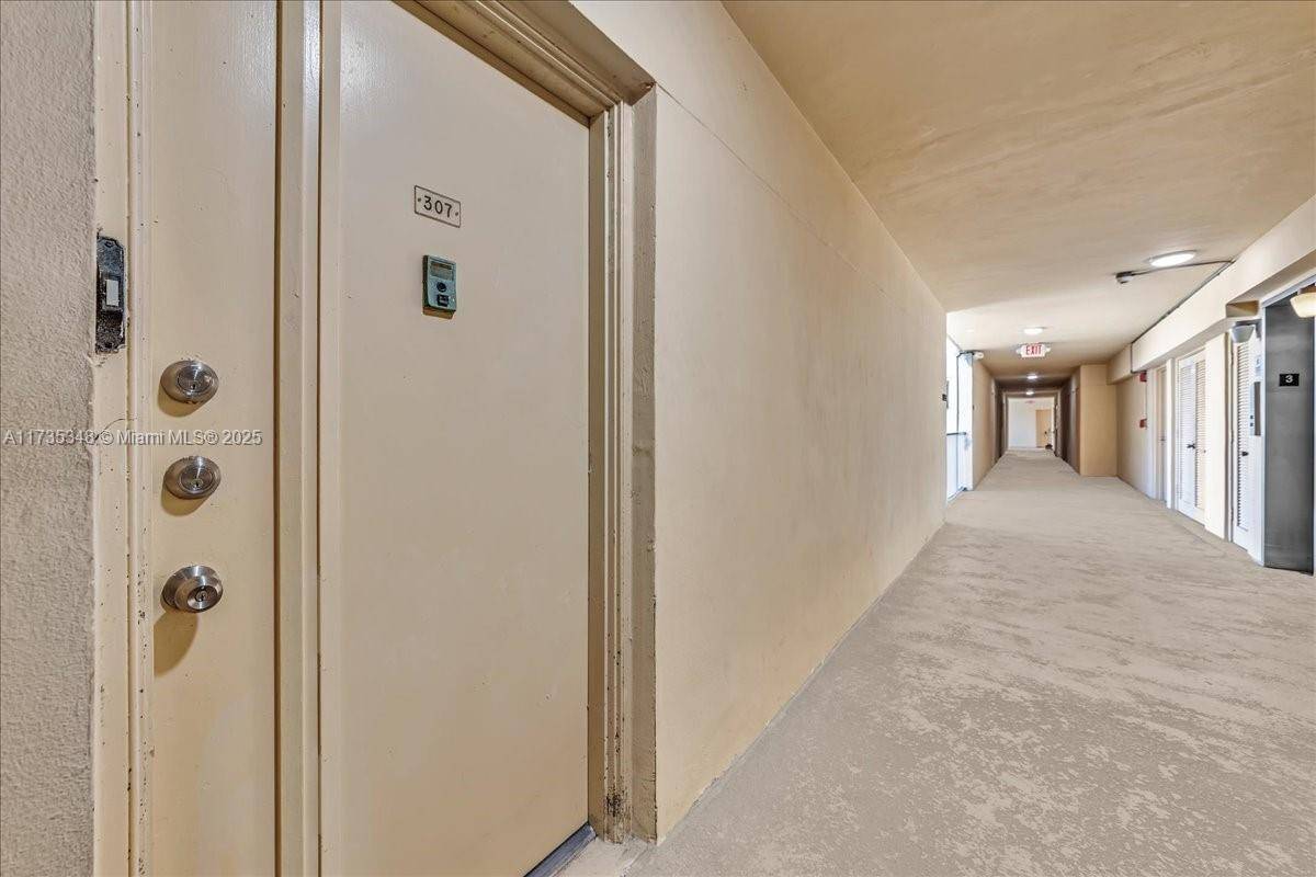 Beautifully redone condominium in East Kendall.