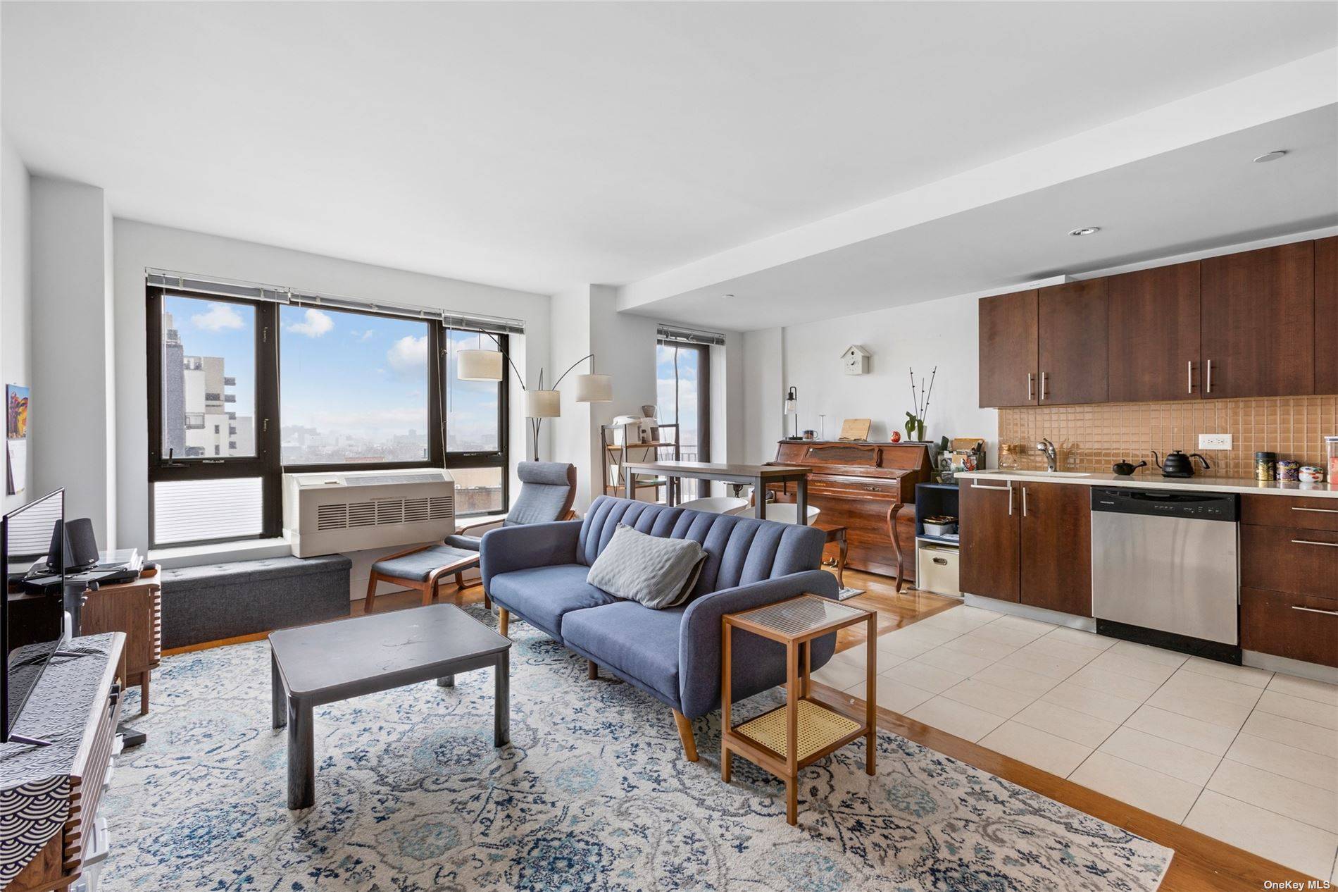 Welcome To 26 38 21st St !