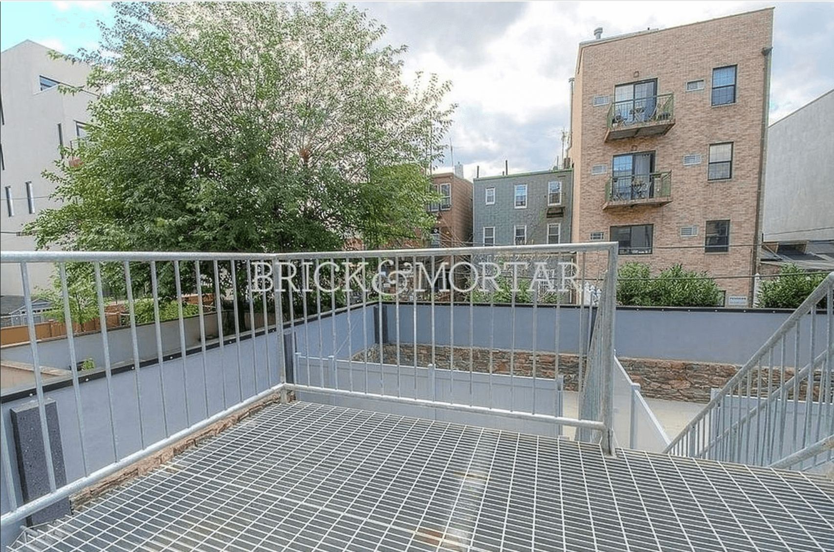 THE UNIT This modern 2 bedroom apartment features in unit laundry, a dishwasher, hardwood floors and a deep soaking tub.