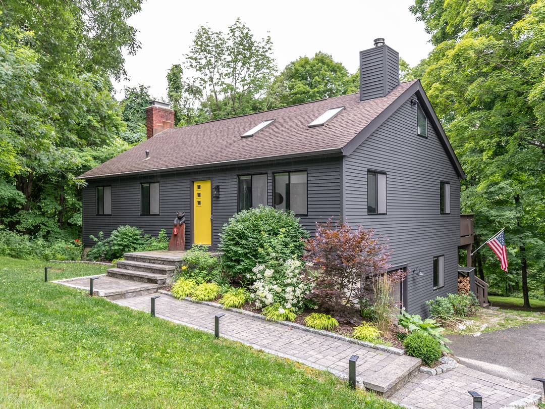 FURNISHED RENTAL AVAILABLE SEPT 2025 MAY 2026 4, 500 month plus expenses.