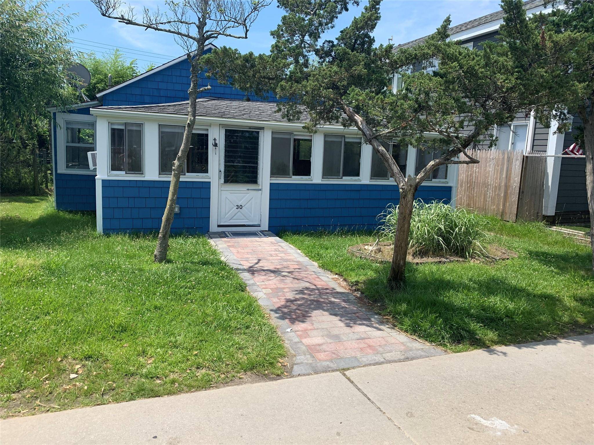 This Home is Available To Rent Weekly For 4, 000 NOT a month.