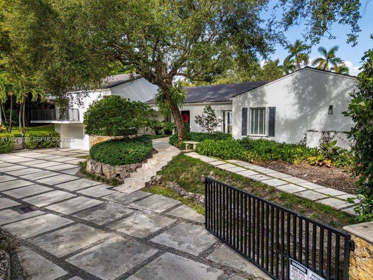 New to the market in Coco Plum, one of Miami s premier communities !
