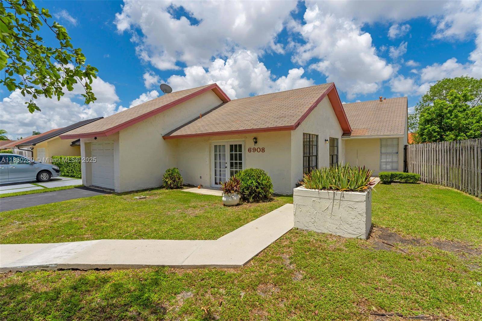 Investor Special ! Located in the desirable Sunset Kendall area, in Pueblo del Sol Community, this 3 bedroom, 2 bath single family home offers endless potential for renovation and customization.