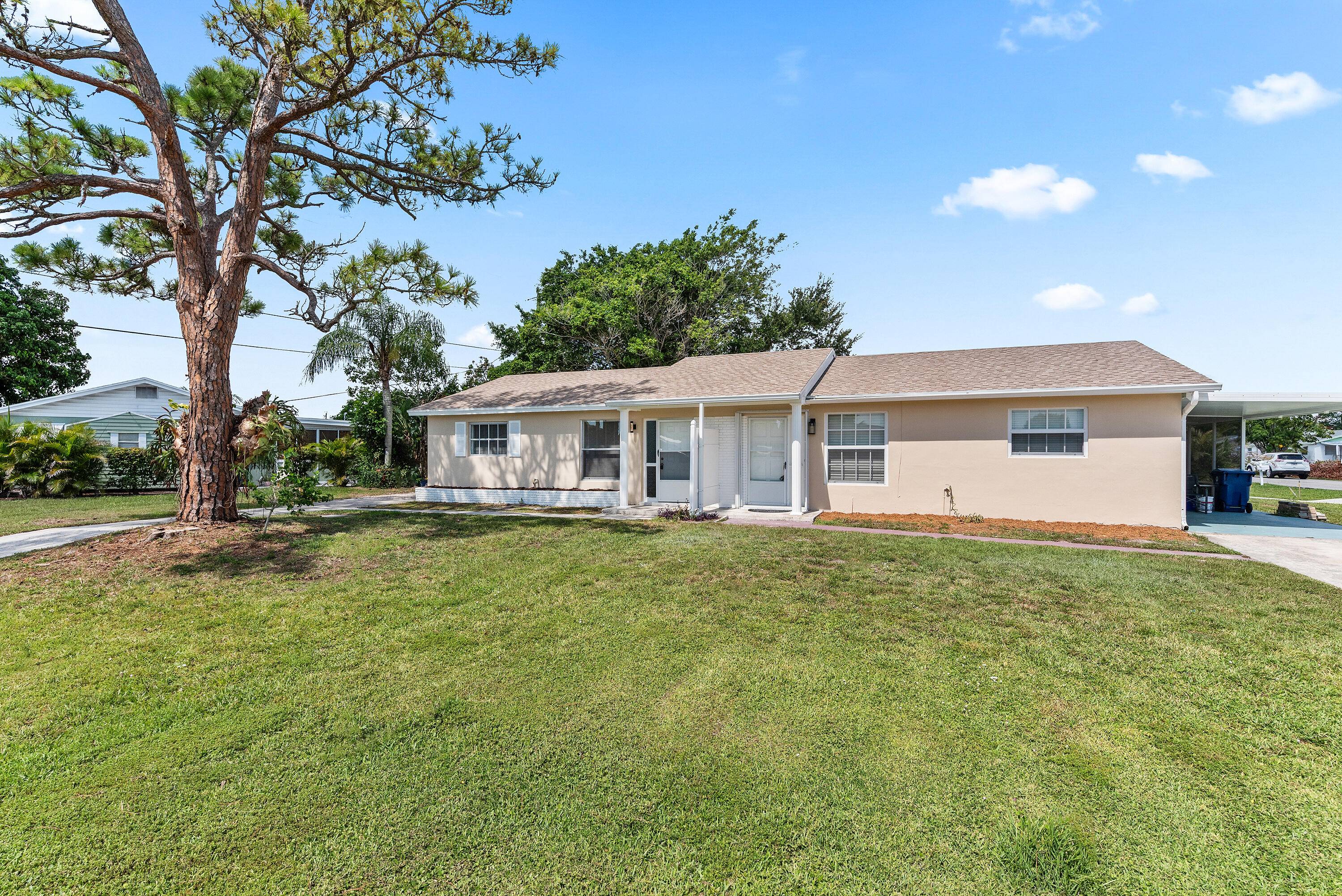 Charming 2 Bedroom, 1 Bathroom Home Move In Ready !
