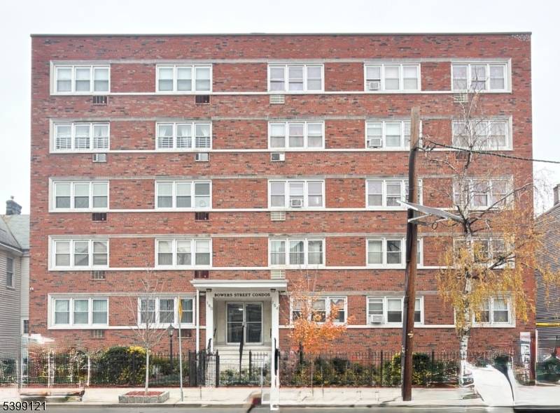 Great opportunity to own this lovely condo in the heart of Jersey City Heights, featuring 2 bedrooms, dining room, living room, kitchen one bath in an elevator, brick, well maintained ...