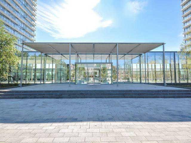Spacious amp ; Beautiful Well Designed 1 1 Suite Located In Great Area !