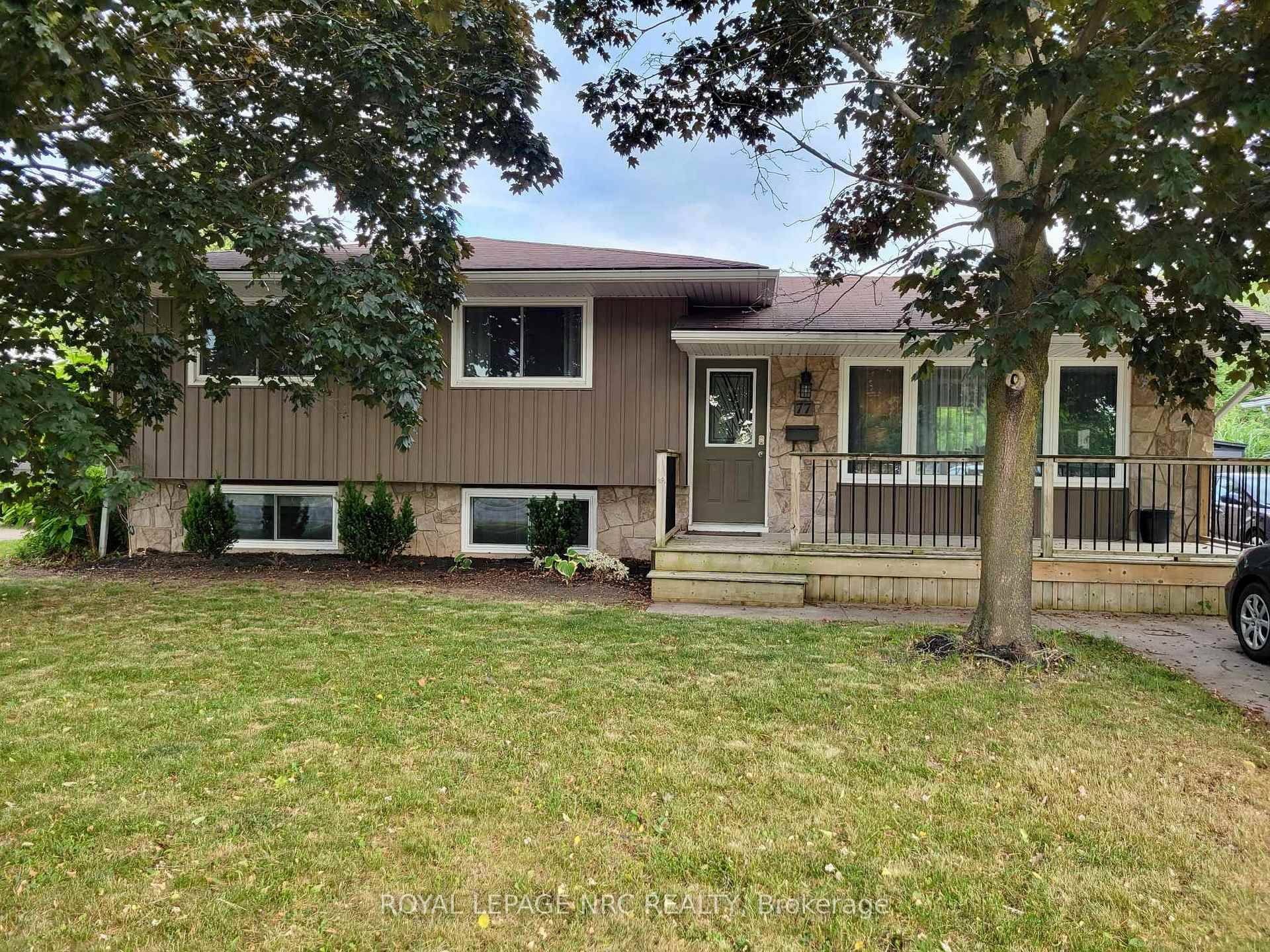 Welcome to unit 2 77 Woodlawn Road in Welland !