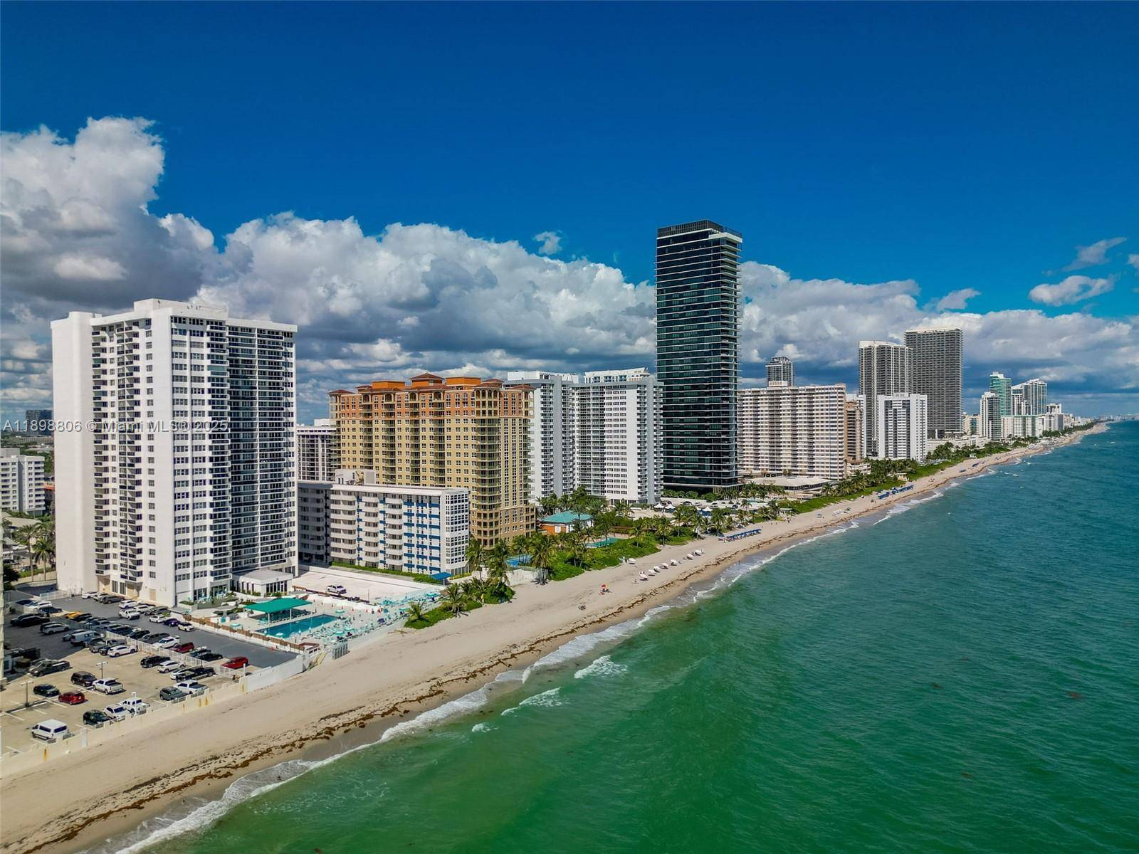 First ocean line ! Located directly on the Hallandale Beach.