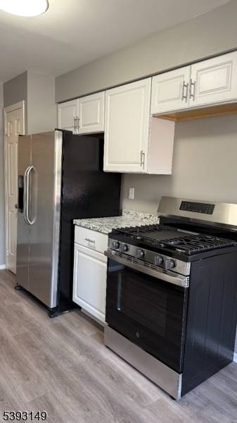 Welcome to this beautifully maintained 1 bedroom, 1 bath condo in the desirable Sharon Gardens community of Woodbridge.