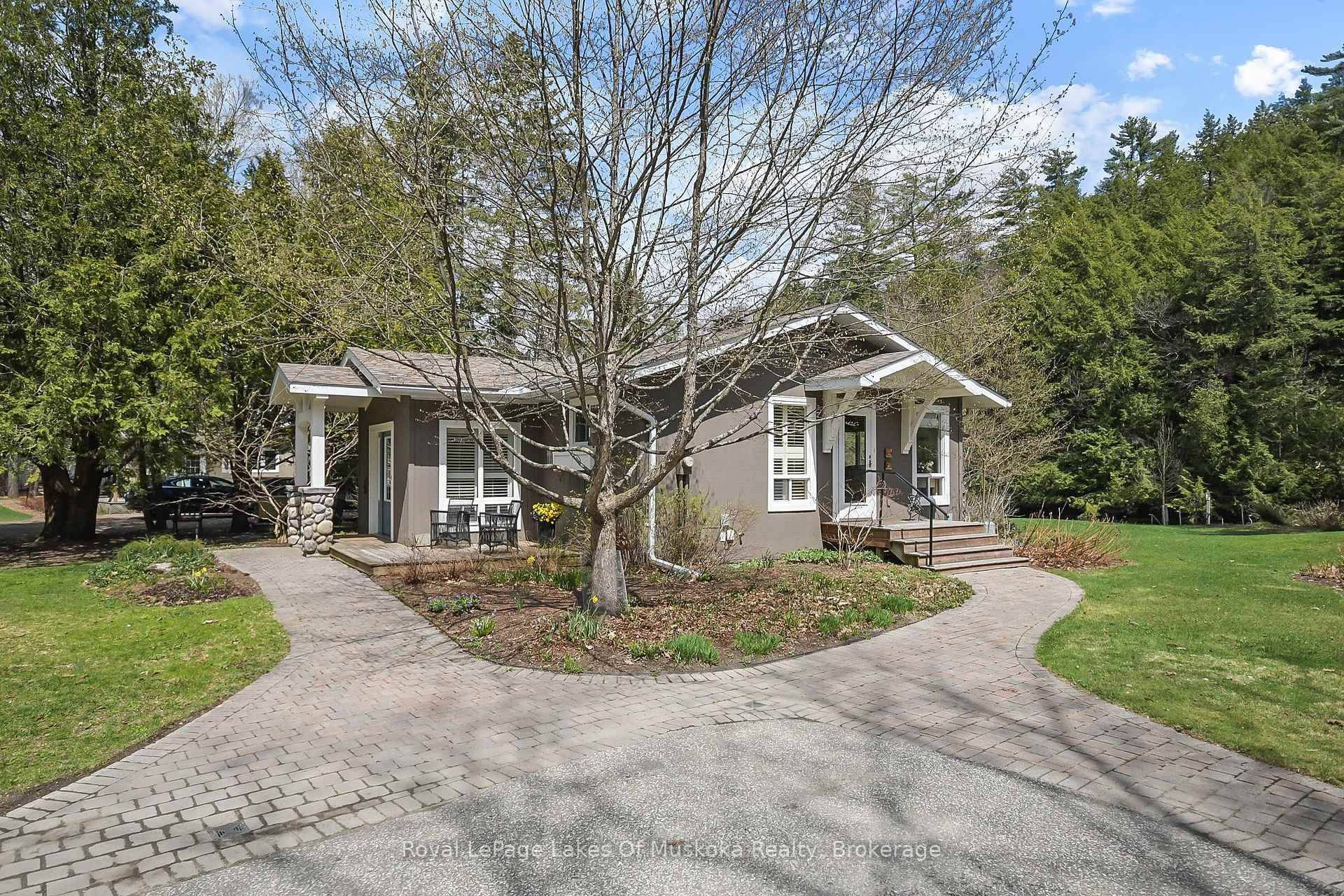 Come and see the perfect oasis on the Muskoka River.