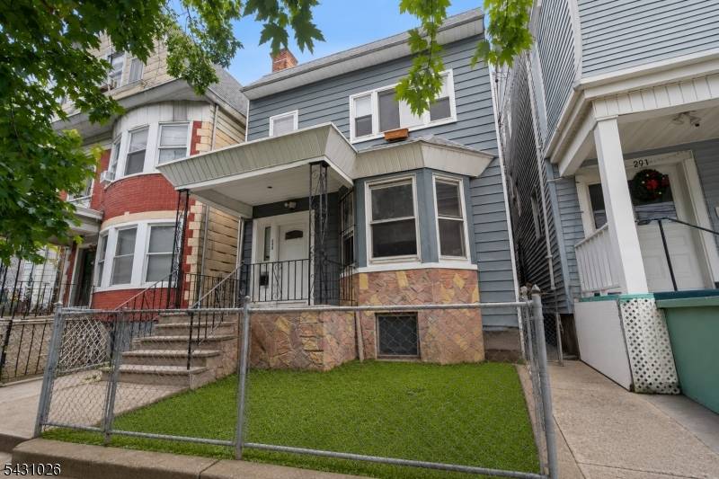 Looking for an investment opportunity in Newark ?