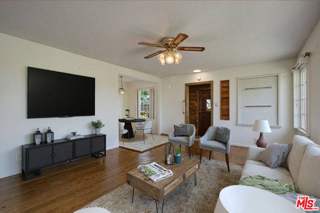10830   Tabor St 3BR La