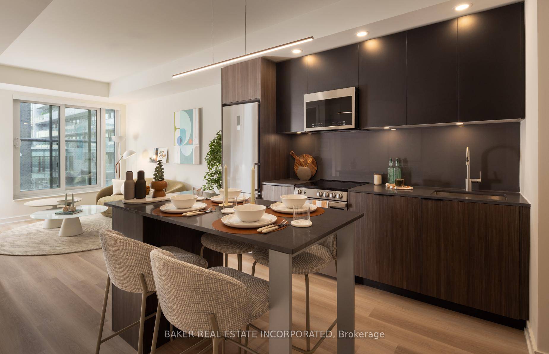 BRAND NEW, NEVER LIVED IN 1 BED, 1 BATH 808 sf SUITE RENT NOW AND RECEIVE 6 WEEKS FREE !