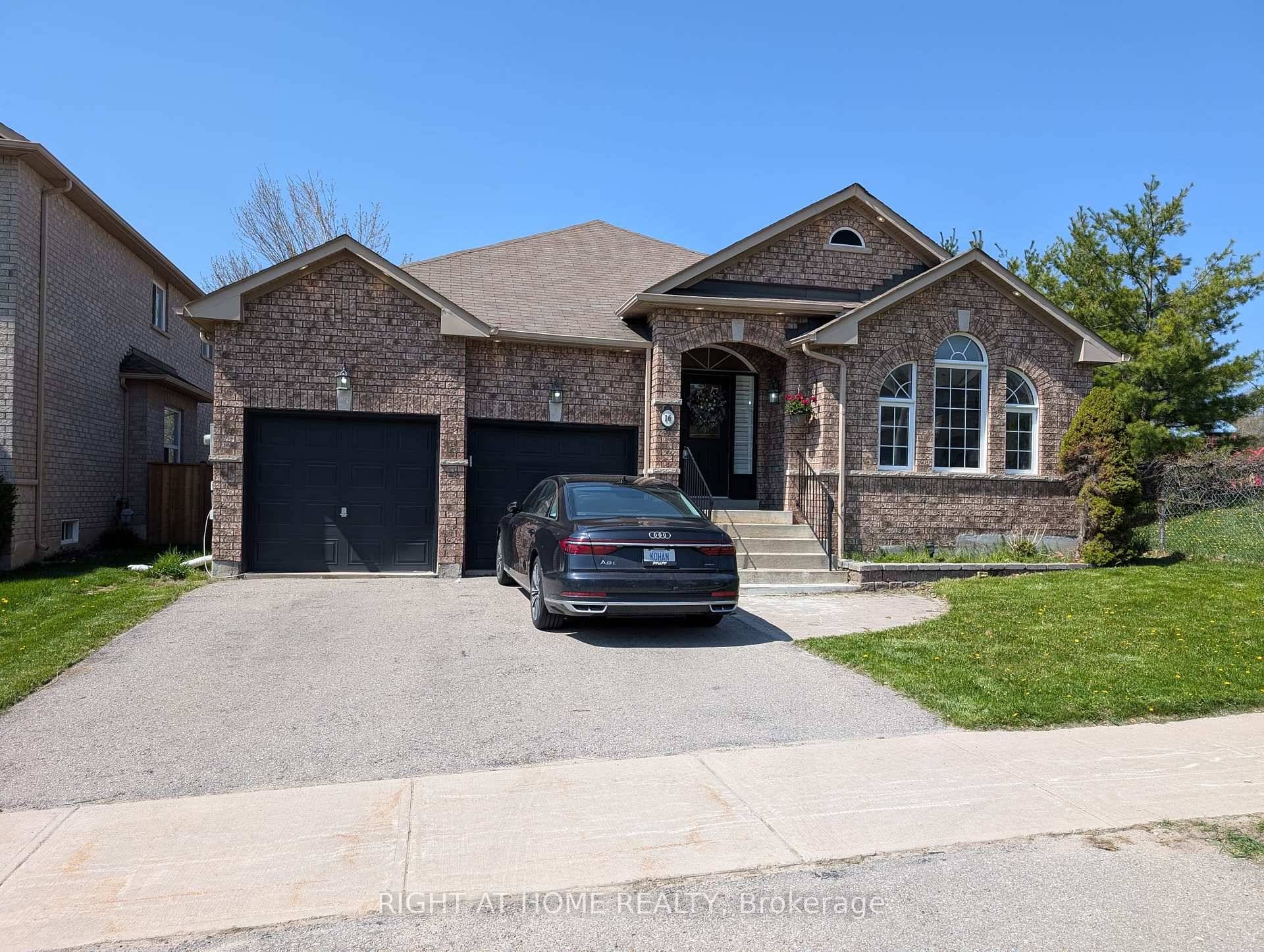 Rarely offered in this sought after Barrie neighbourhood, this stunning raised bungalow 1860 sqft Main 1800 Sqft Basement is a true gem that combines style, flexibility, and location in one ...