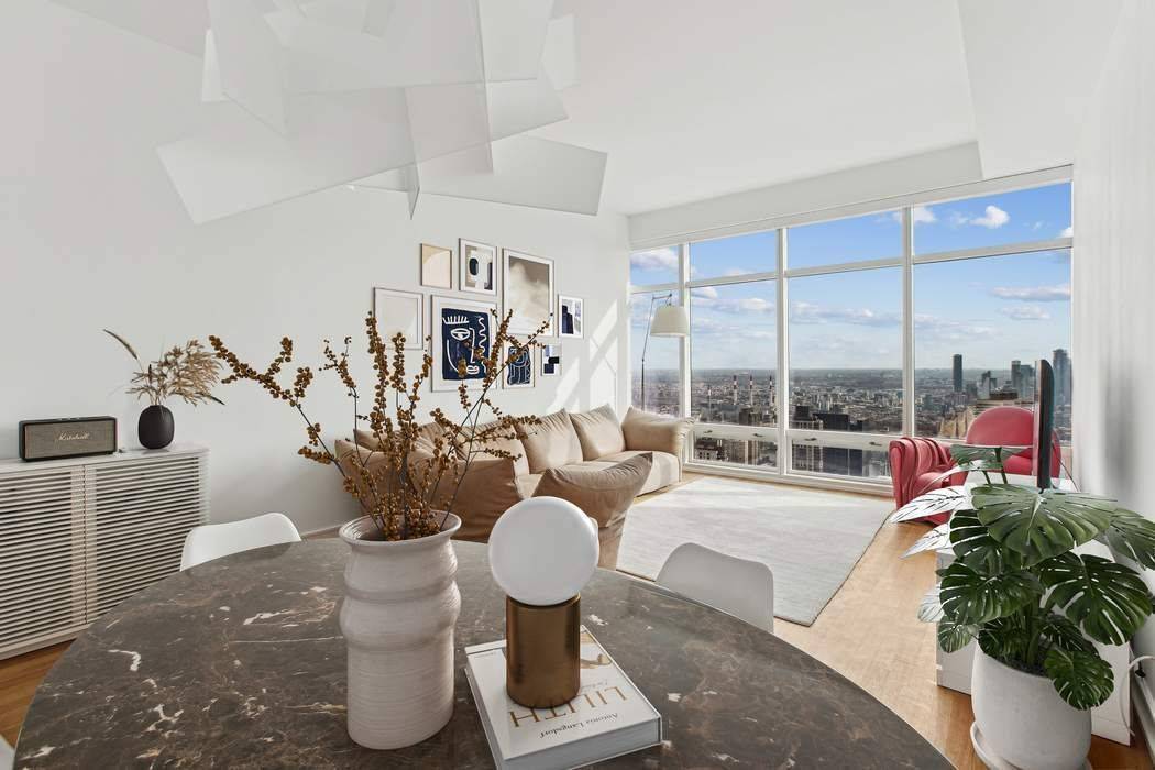 Welcome to Residence 42C at Beacon Court a rare opportunity to own a meticulously maintained two bedroom, two and a half bath home in one of Manhattan s most iconic ...