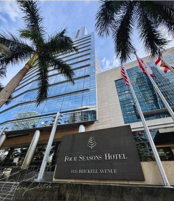 High rise studio in the heart of the financial center featuring an open layout with window seating area, modern kitchen, walk in closet, and luxury full bathroom.