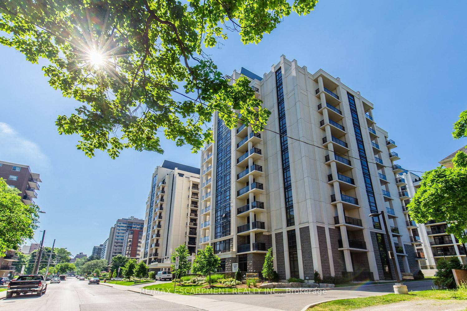 Stunning 1 bedroom 1 bath condo in sought after Durand South neighbourhood.