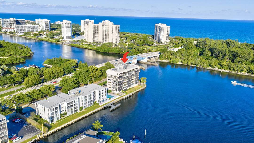 Exceptional corner unit on a premier point location with sweeping panoramic Intracoastal views and just steps to the beach.
