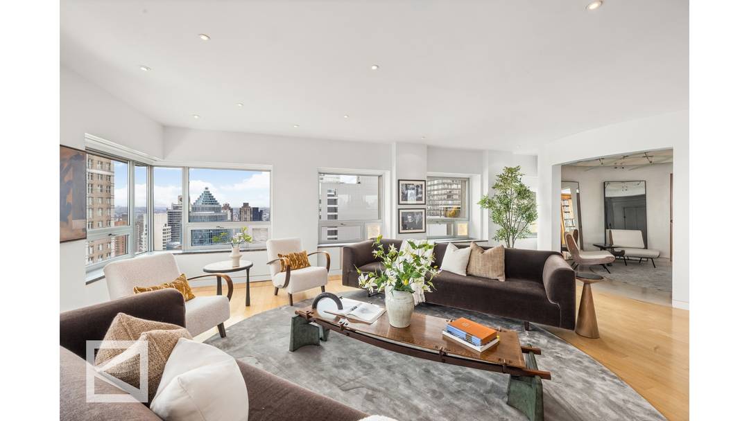 A townhouse in the sky where Manhattan unfolds in every direction.