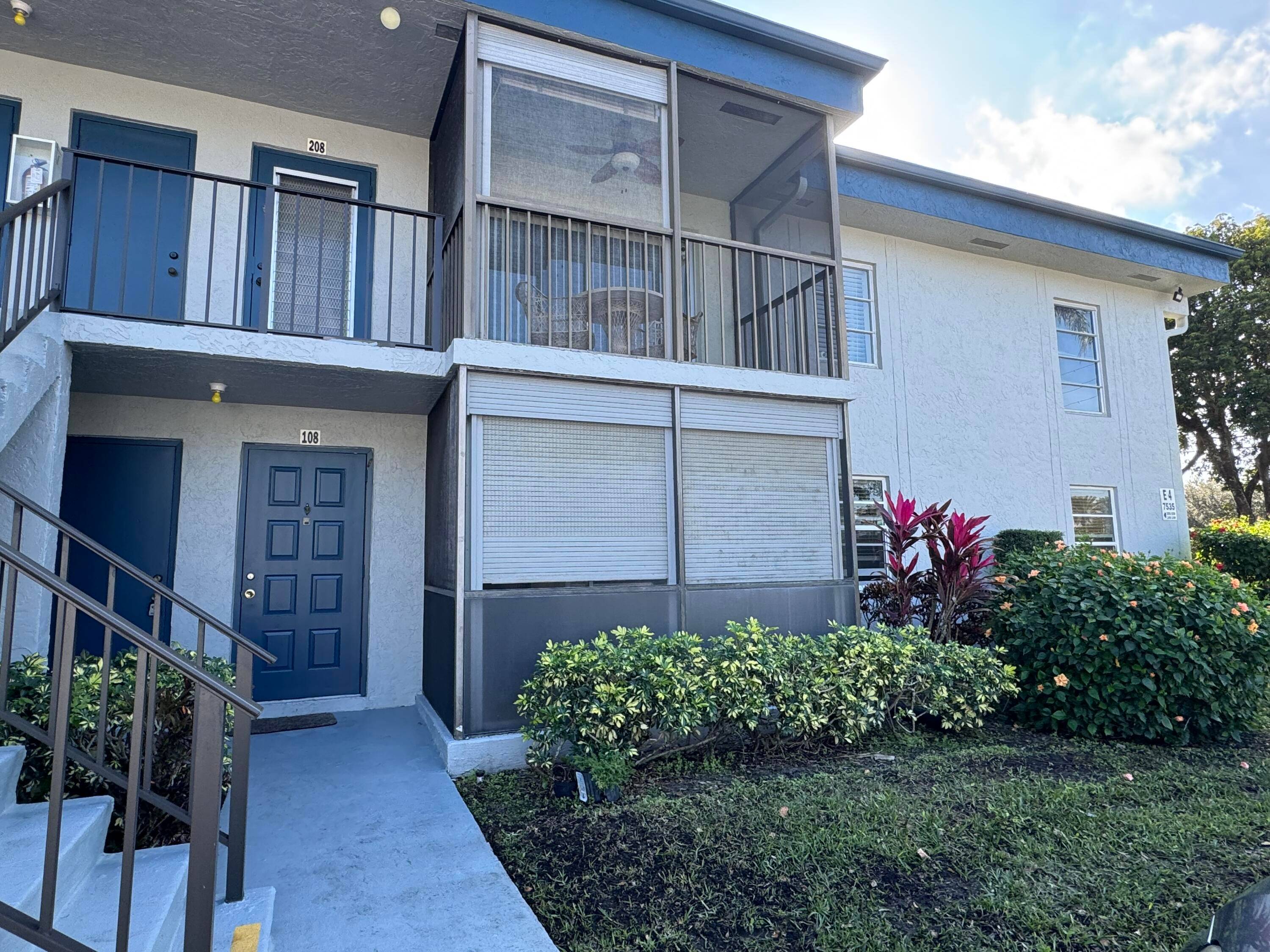 Ground Floor 2 Bedroom and 2 Bathroom home is move in ready !